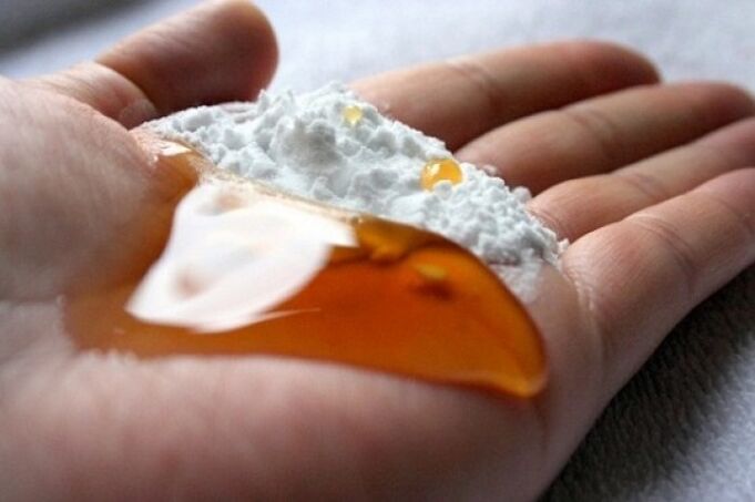 Baking soda with honey is a folk remedy that helps increase the size of the male genital organ. 